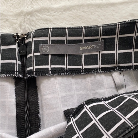 2/25$ Mini skirt with pockets - Picture 3 of 3